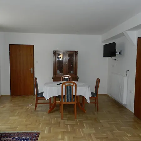 Kuegler-eppich, Kuep Kg Konukevi Proleb